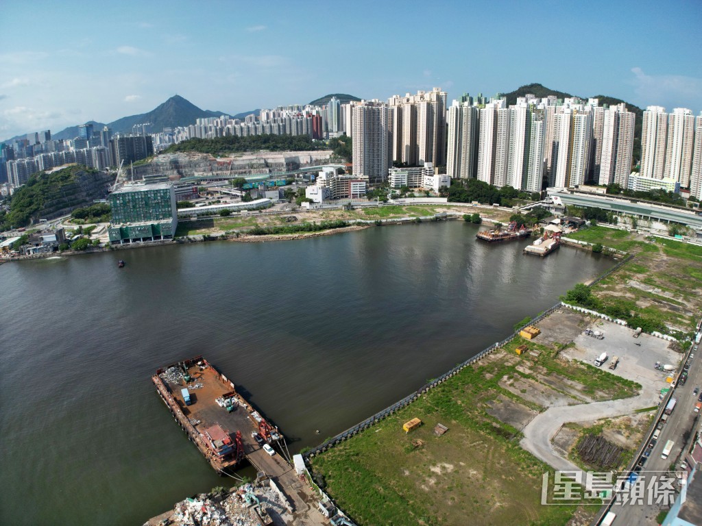 鄧家彪建議政府可考慮在油塘灣建設國際遊艇俱樂部。