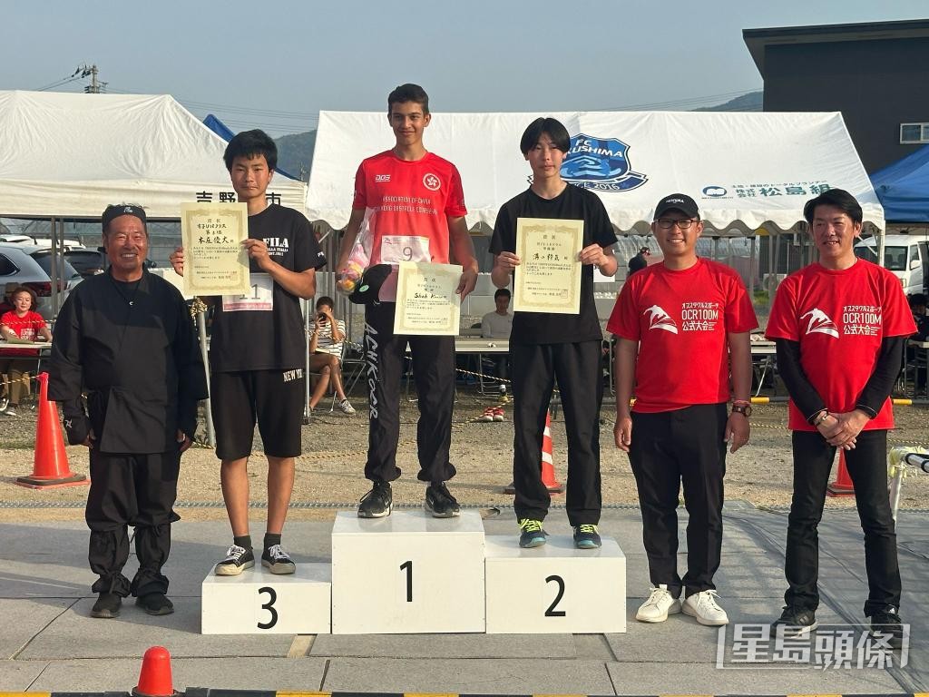 鍾衍洋愛徒Kevin Shah（左三），自9歲開始跟練，今年已經16歲。 受訪者提供