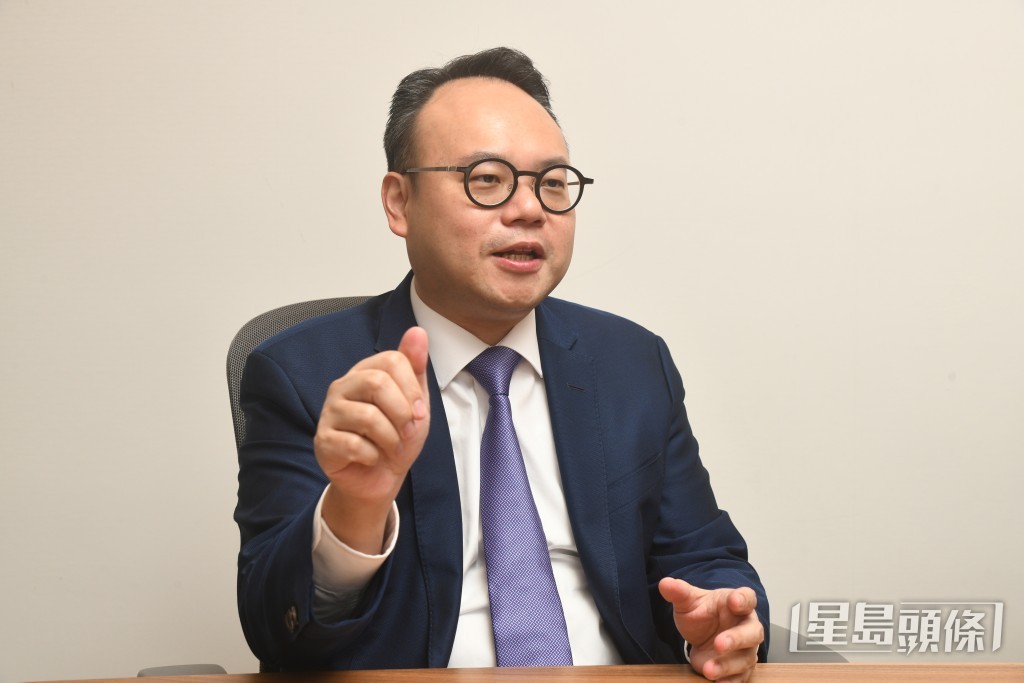 張翹楚表示，近期發展商補地價步伐放緩，相信與樓市前景未明，發展商態度審慎。