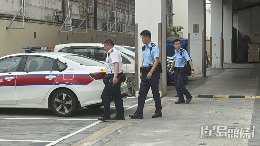 警員到場調查。 警員到場調查。