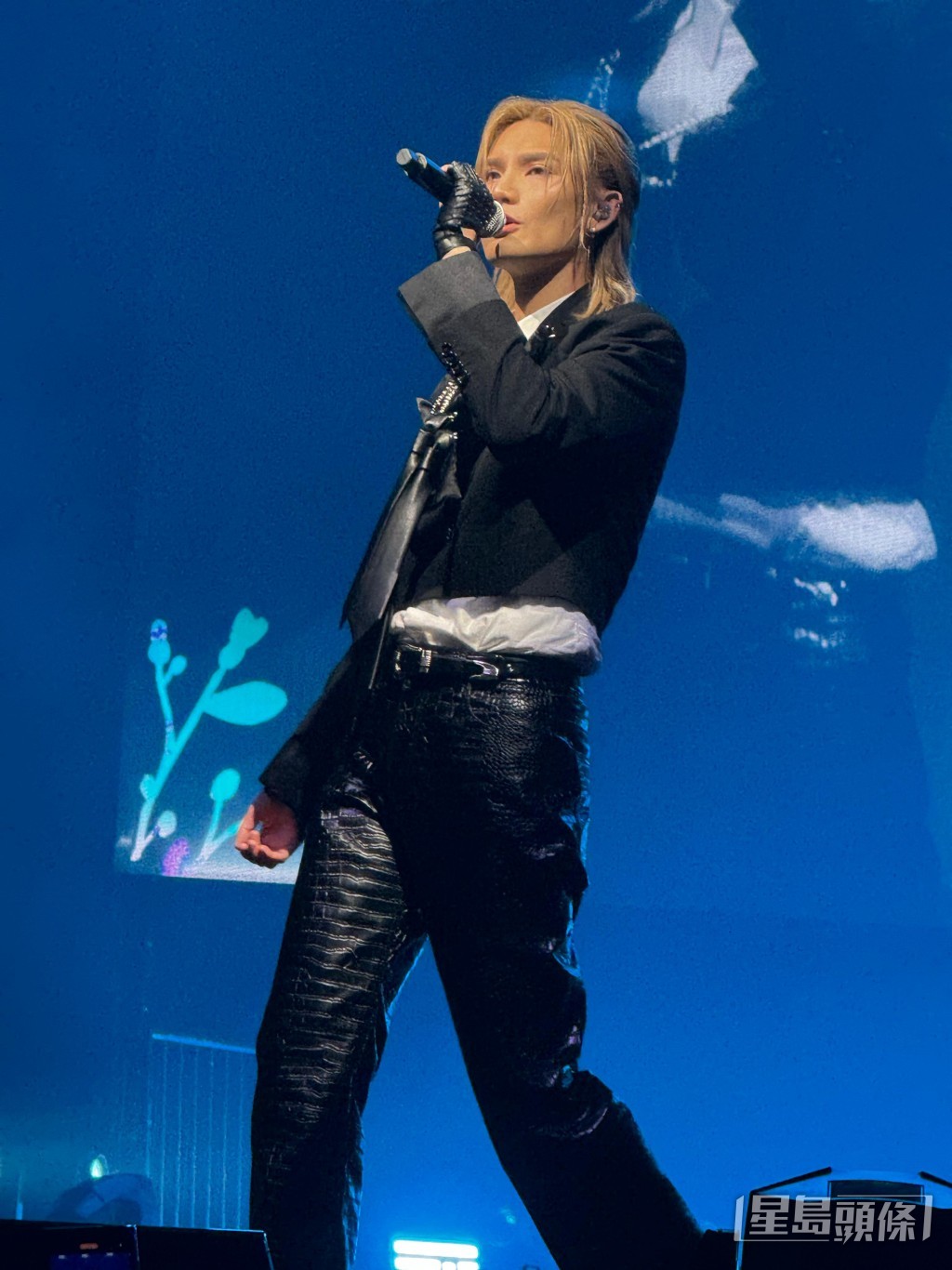 Jeremy独唱《唯美本尊》等几首歌曲。
