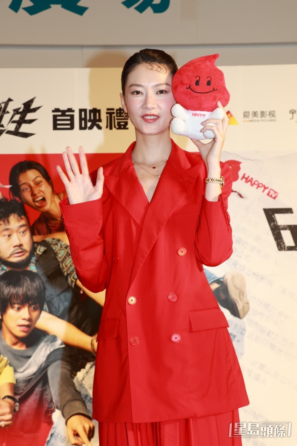 戴吉祥物頭套，更可以不用化妝。