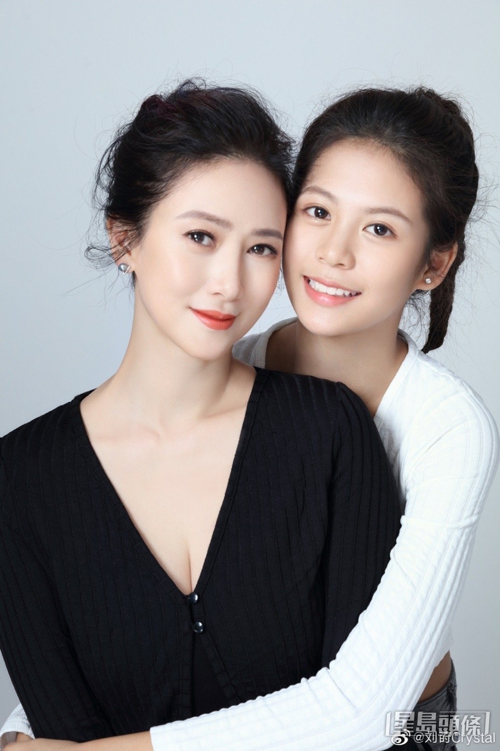 翁虹與囡囡好似兩姊妹。