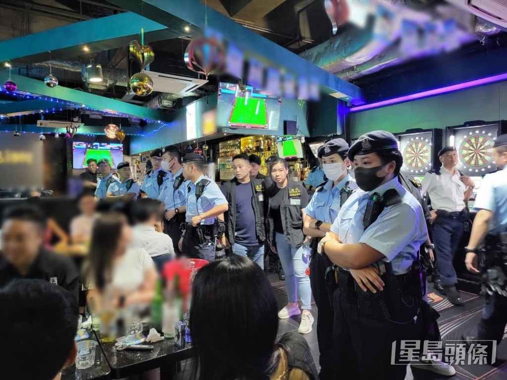 機動部隊到娛樂場所查牌。