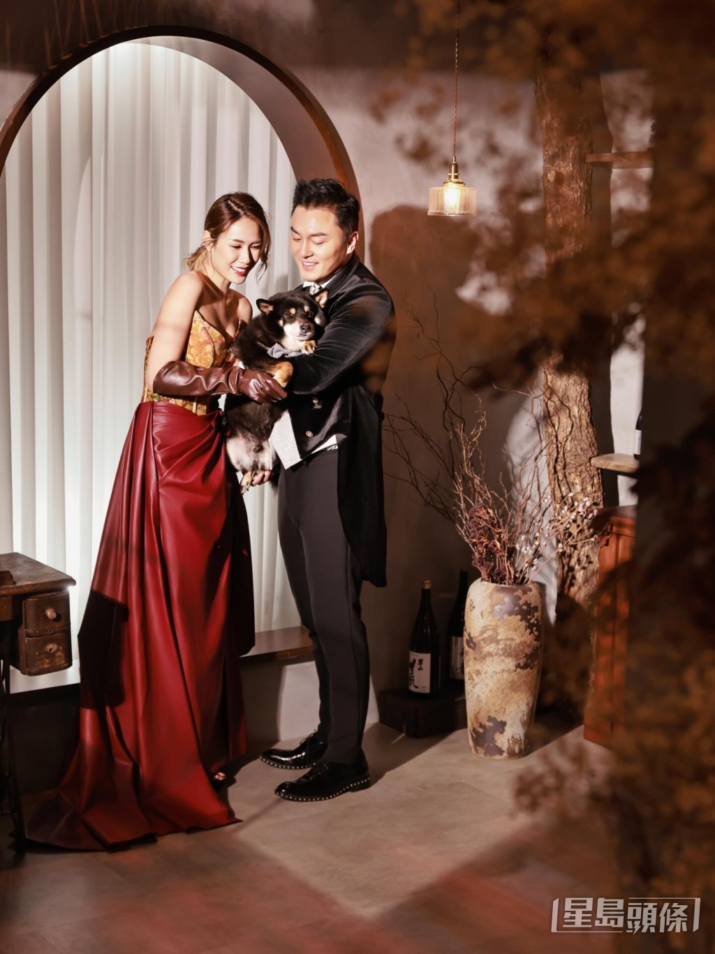 楊明及莊思明早已影定結婚照。