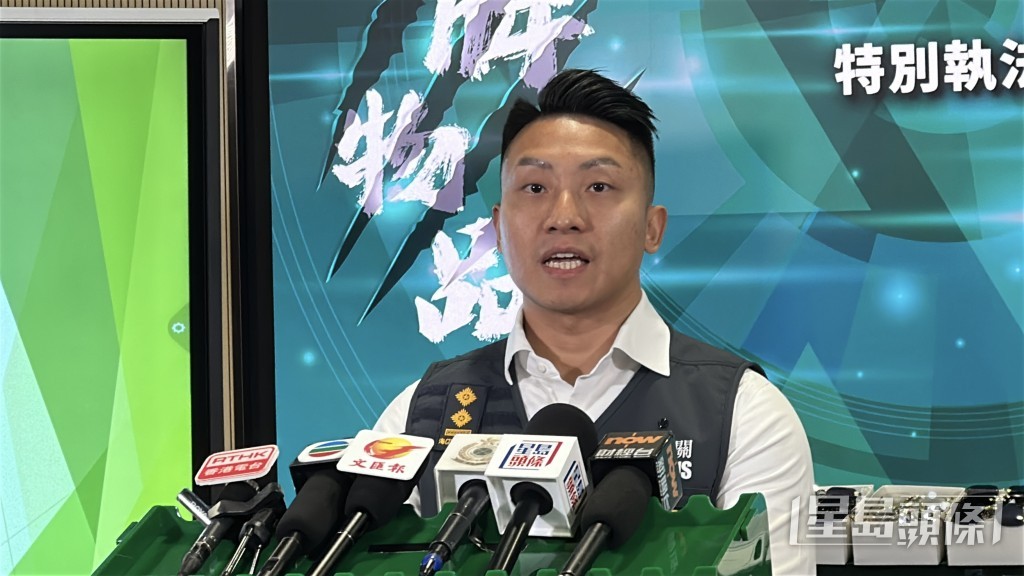 海關版權及商標調查科版權及商標跨境調查組高級調查主任廖偉傑講述案情。劉漢權攝