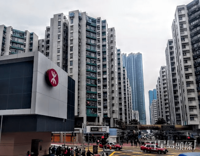 事發於港鐵黃埔站外,有網民在港鐵黃埔站外面被兩名女子叫停問路,他好心停下。(Google Map截圖) 事發於港鐵黃埔站外,有網民在港鐵黃埔站外面被兩名女子叫停問路,他好心停下。(Google Map截圖)