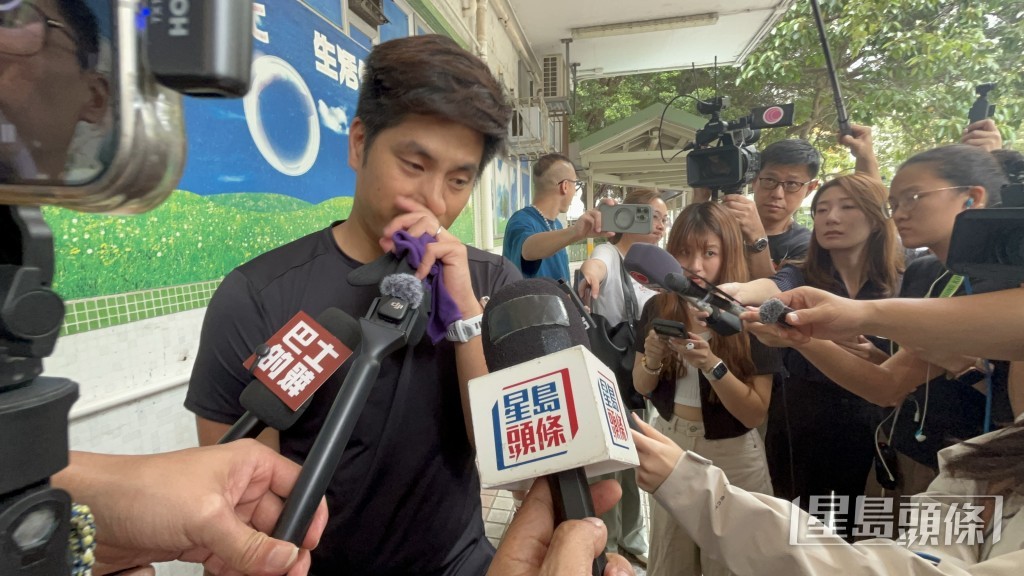 袁先生說起唔捨得家園頓時哽咽。楊偉亨攝
