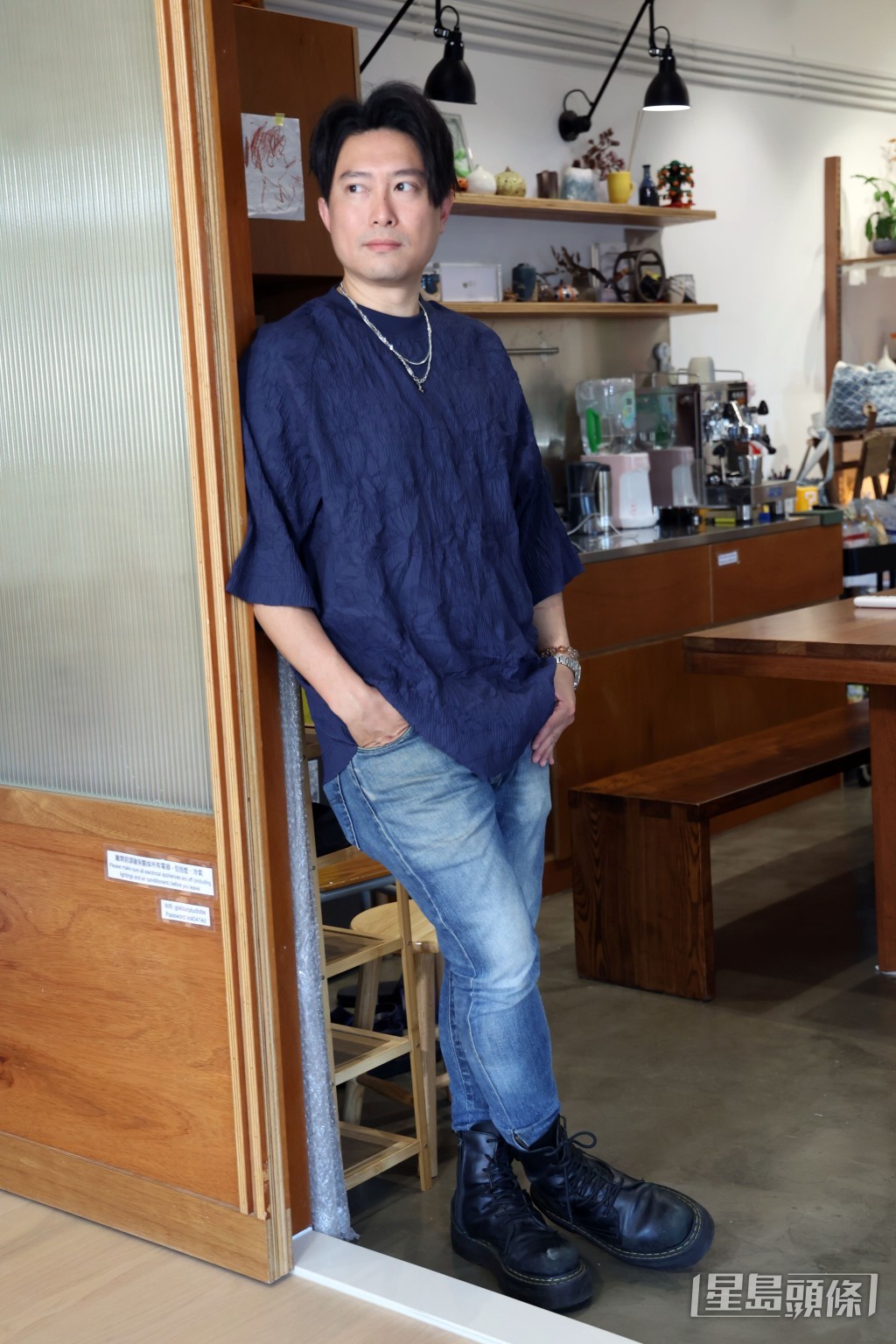 Dave自抽出新歌《不想努力了》。