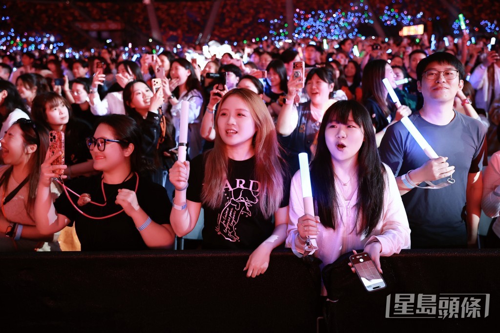 FANS好歡喜。 FANS好歡喜。