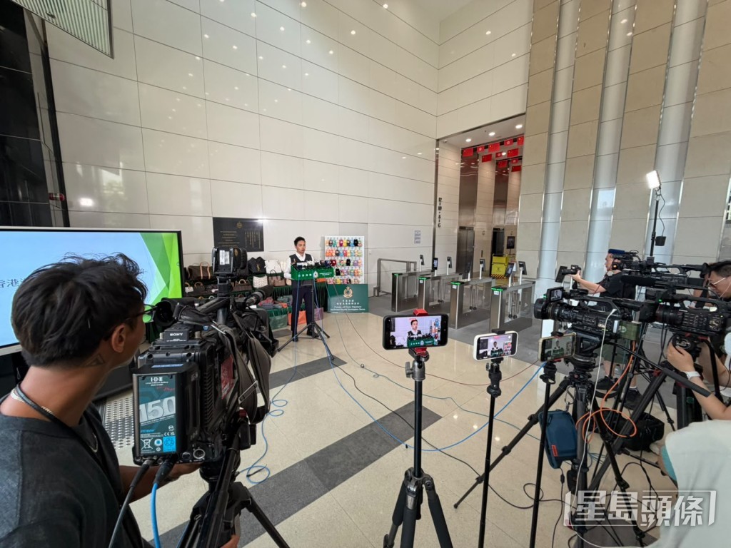 內地國慶黃金周假期將至,海關強調會繼續加強巡查及執法。 內地國慶黃金周假期將至,海關強調會繼續加強巡查及執法。