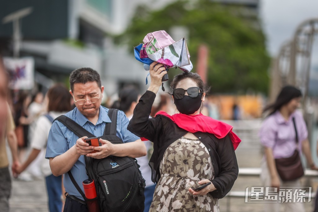 天文台評估是否需要在明日稍後（7月4日）至周六（7月5日）發出熱帶氣旋警告信號。資料圖片