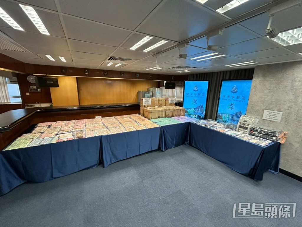 警方展示涉案證物。曾志恆攝