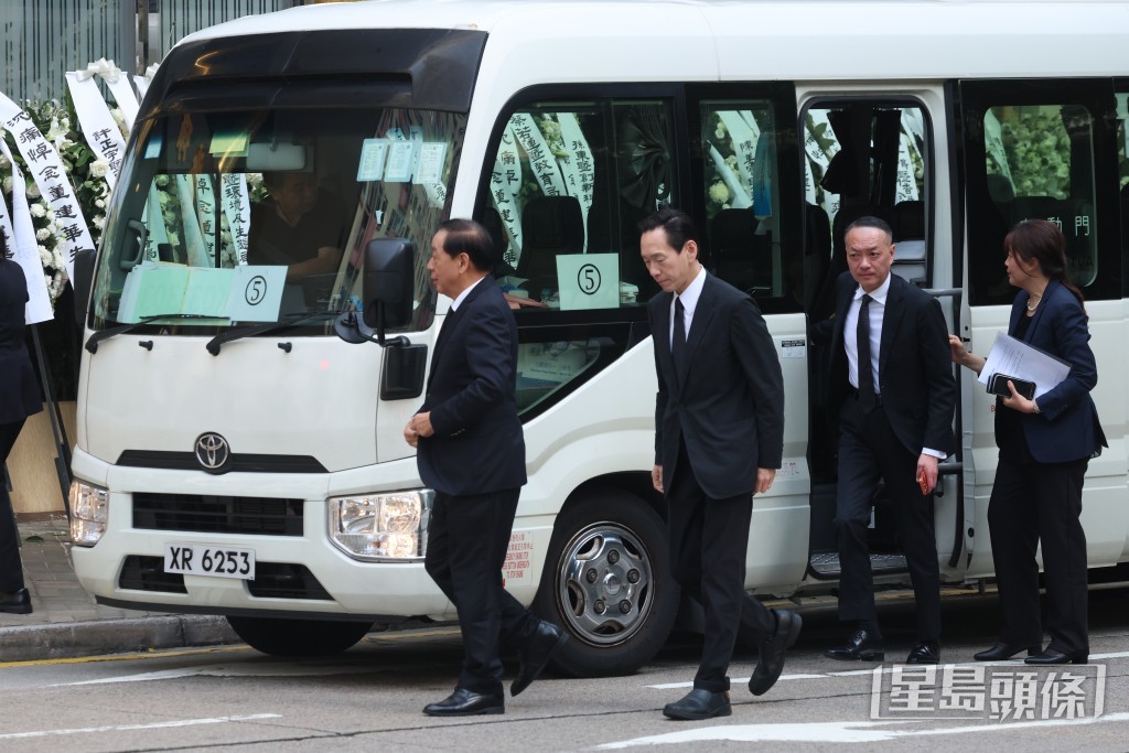 前行会召集人陈智思(中)。 前行会召集人陈智思(中)。