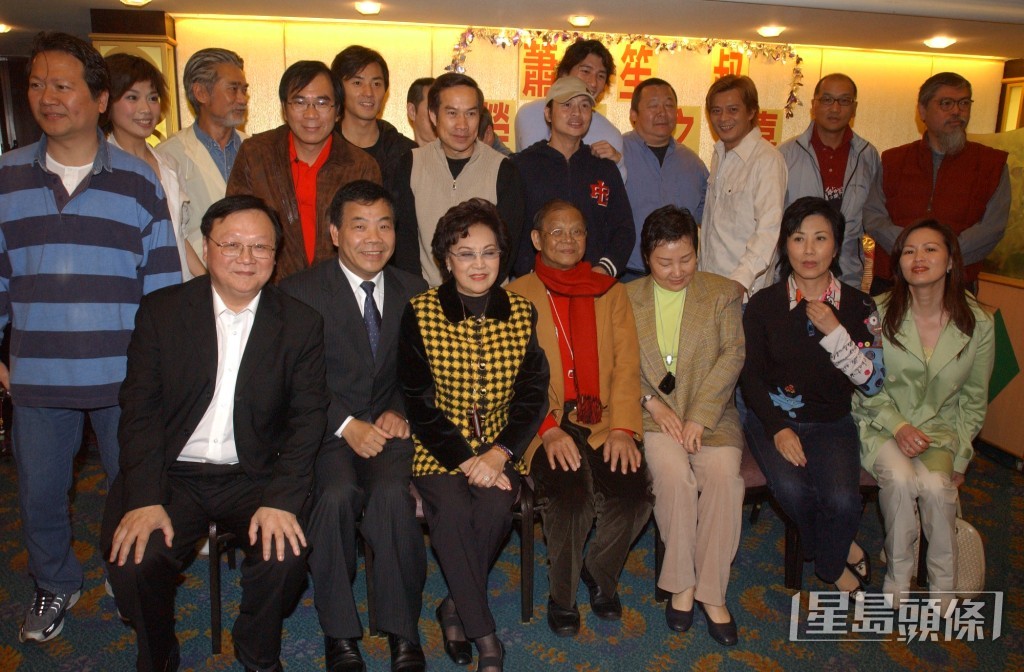 蕭笙在演藝界桃李滿門，現今不少天王巨星皆是他提拔，雖然早年因肝癌離世，但他的作品膾炙人口，至今仍為人津津樂道。