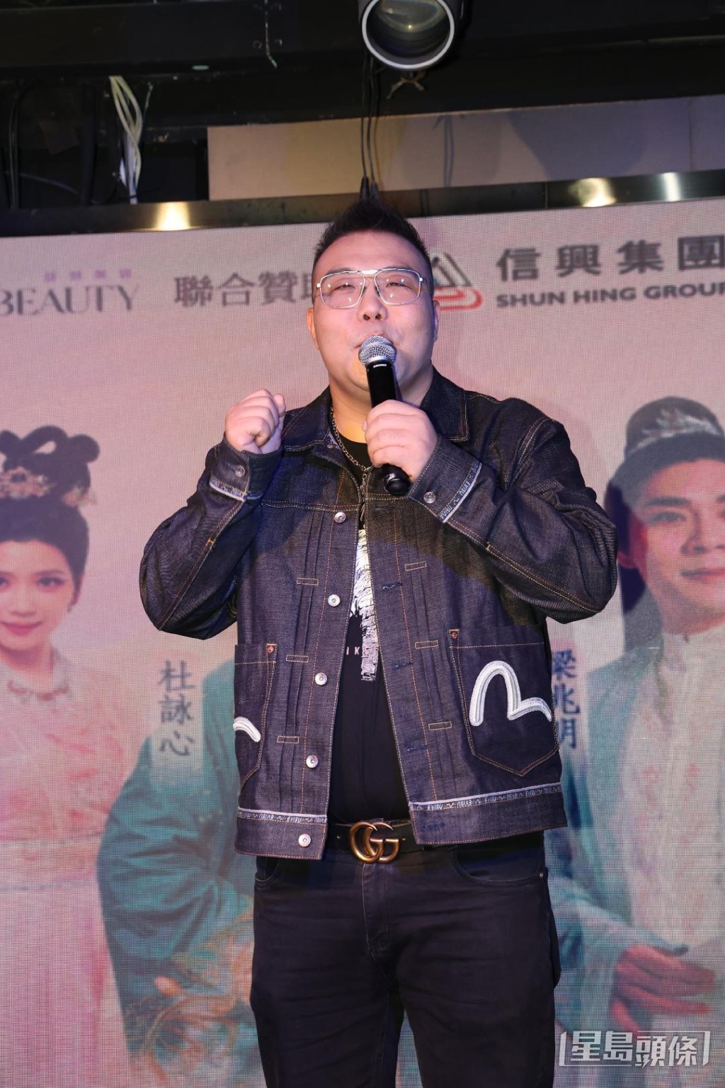 劉洋於劇中一人分飾兩角。