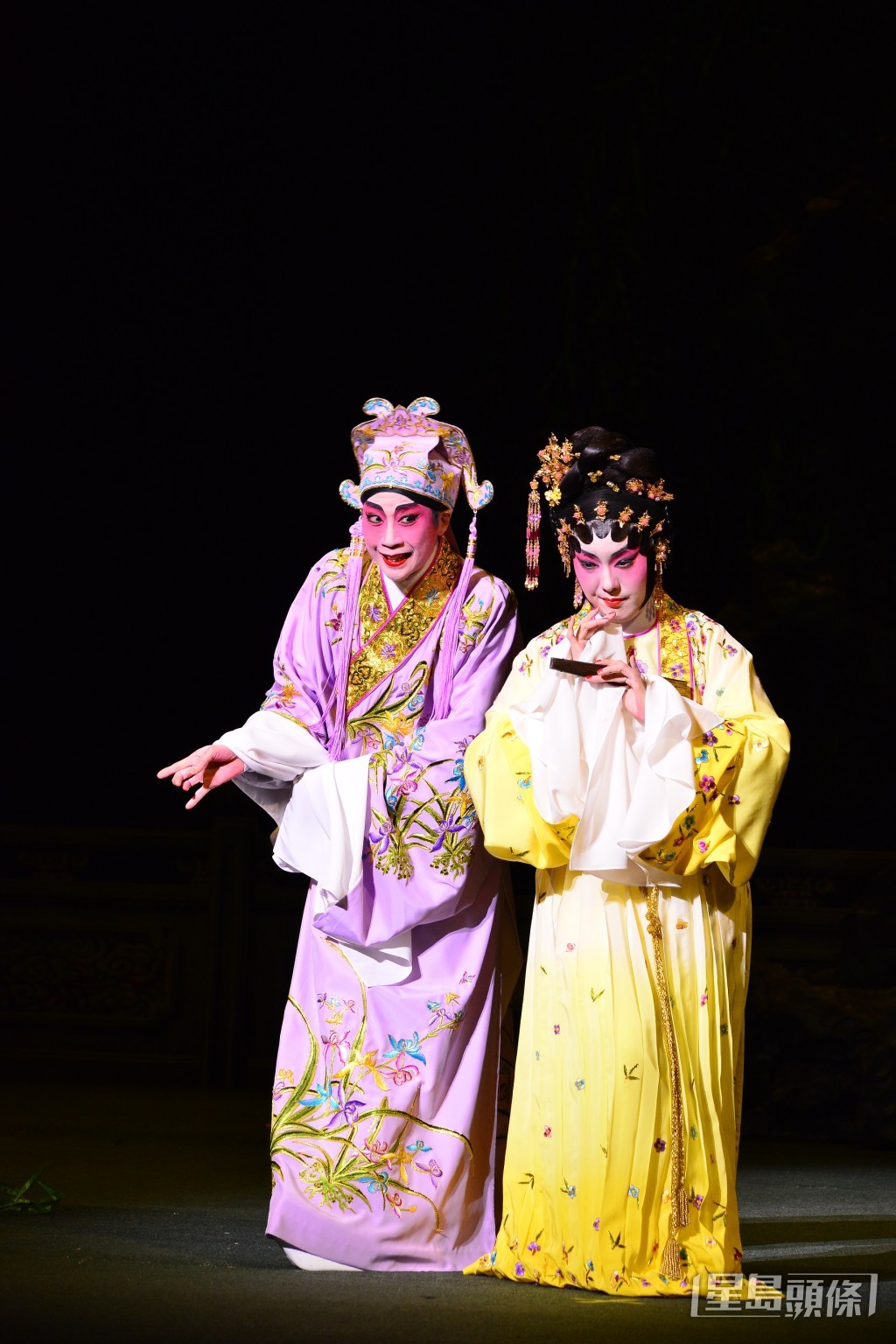 龍劍笙和李沛妍演出《 牡丹亭驚夢》之《遊園》。