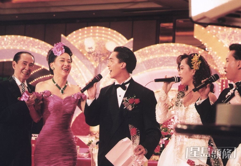 老父祥哥大婚之時，鄧兆尊和祥嫂笑面相對的瑒面。