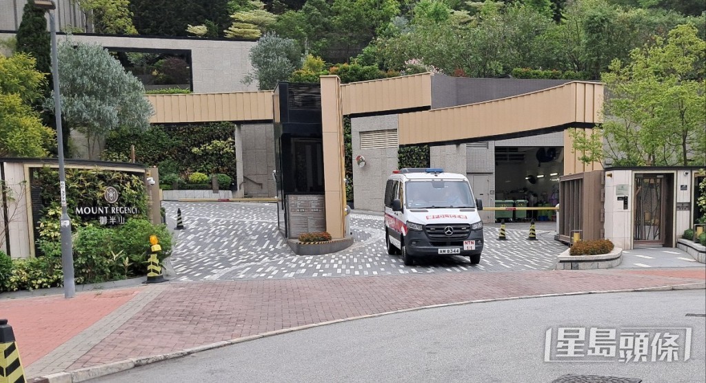 警員到屋苑調查。林思明攝 警員到屋苑調查。林思明攝