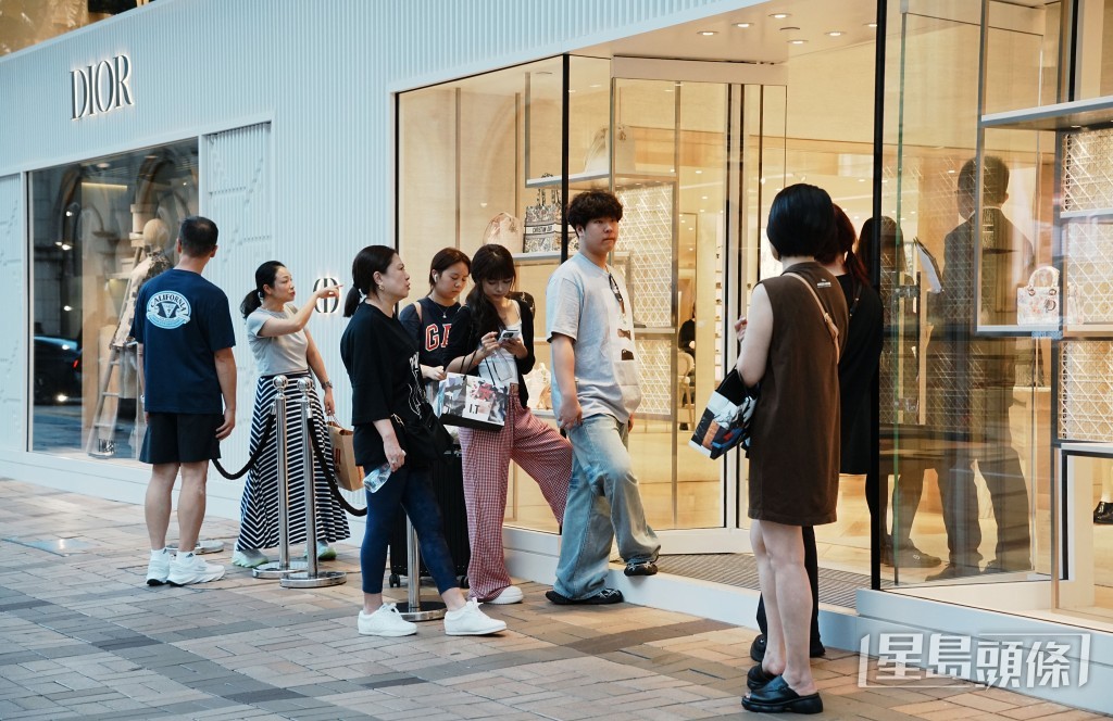 本港7月零售銷售數字按年上升1.8%。資料圖片