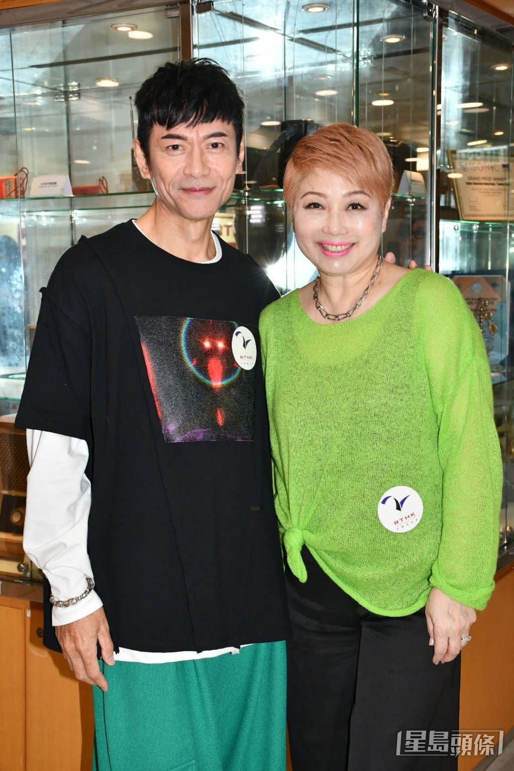 去年10月受訪，江華表示享受半退休生活，並謂沒有興趣再拍劇。
