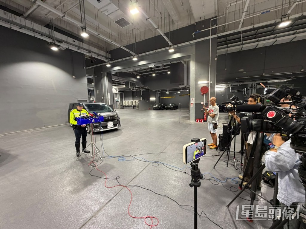 警方提醒市民,切勿搭乘非法載客服務。 警方提醒市民,切勿搭乘非法載客服務。