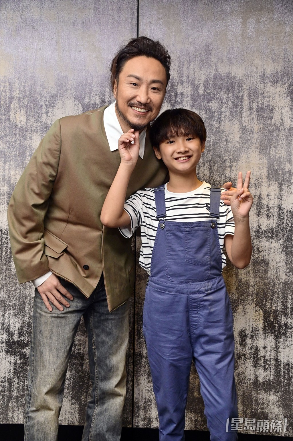 鄭中基和黃梓樂合作新戲《年少日記》。