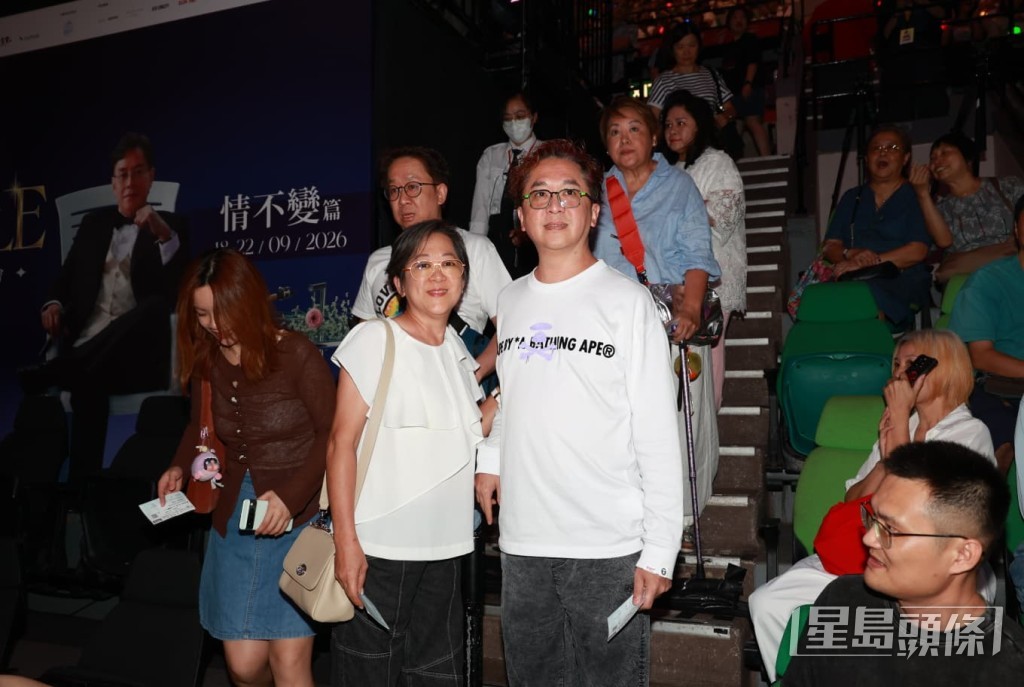 鄧兆尊與大婆,以及鄧兆榮、鄧小艾到場。 鄧兆尊與大婆,以及鄧兆榮、鄧小艾到場。