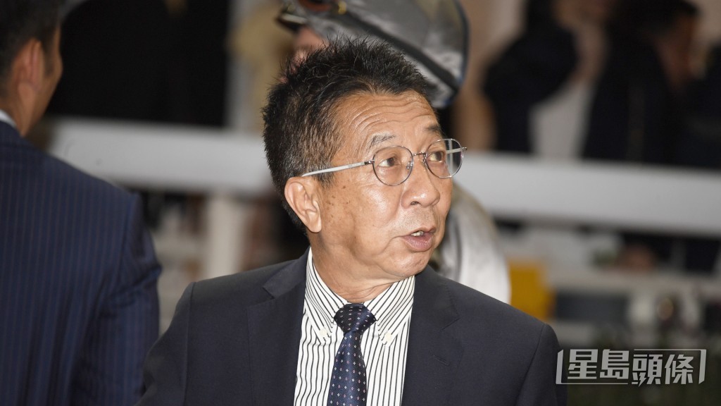 「領袖勁力」今朝出踱前後，見徐雨石近距離跟實此馬，重視到極。
