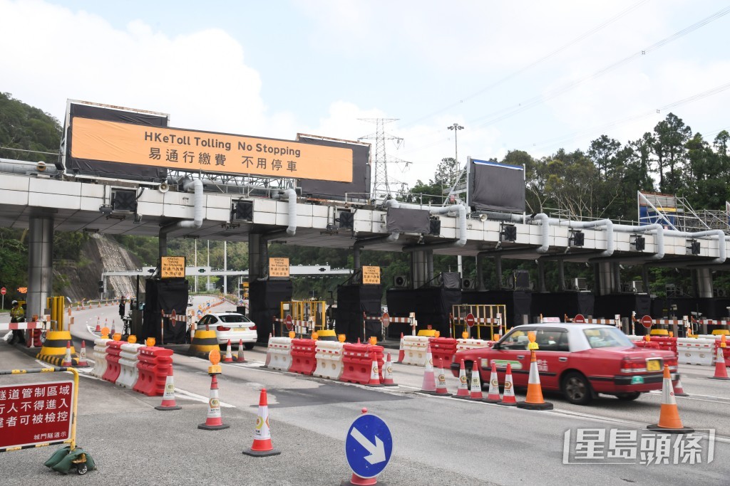 政府提出香港仔隧道及城門隧道,所有車種全日劃一收費由5元加至8元。資料圖片 政府提出香港仔隧道及城門隧道,所有車種全日劃一收費由5元加至8元。資料圖片