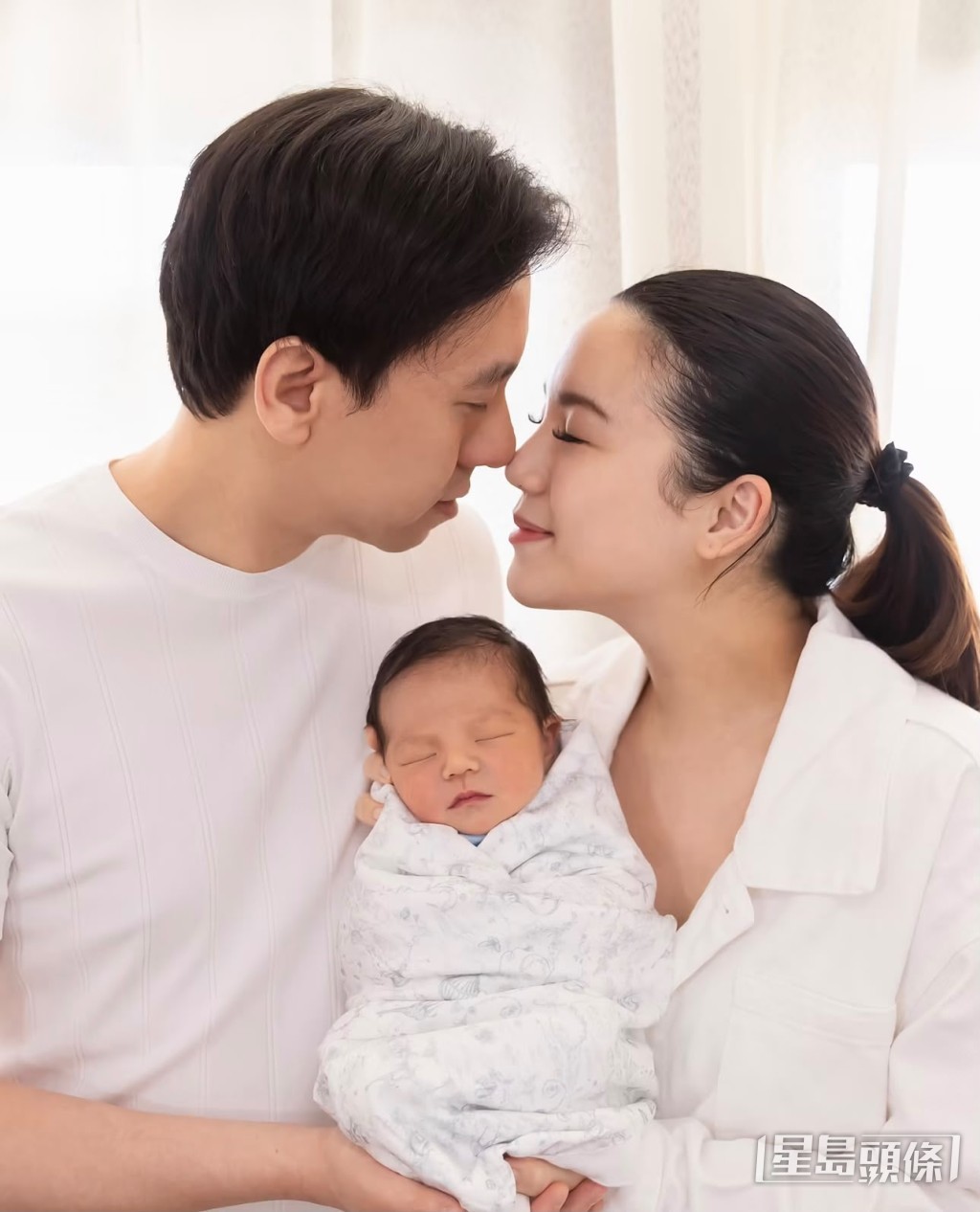 鄺美璇和金融才俊老公都好歡喜。 鄺美璇和金融才俊老公都好歡喜。