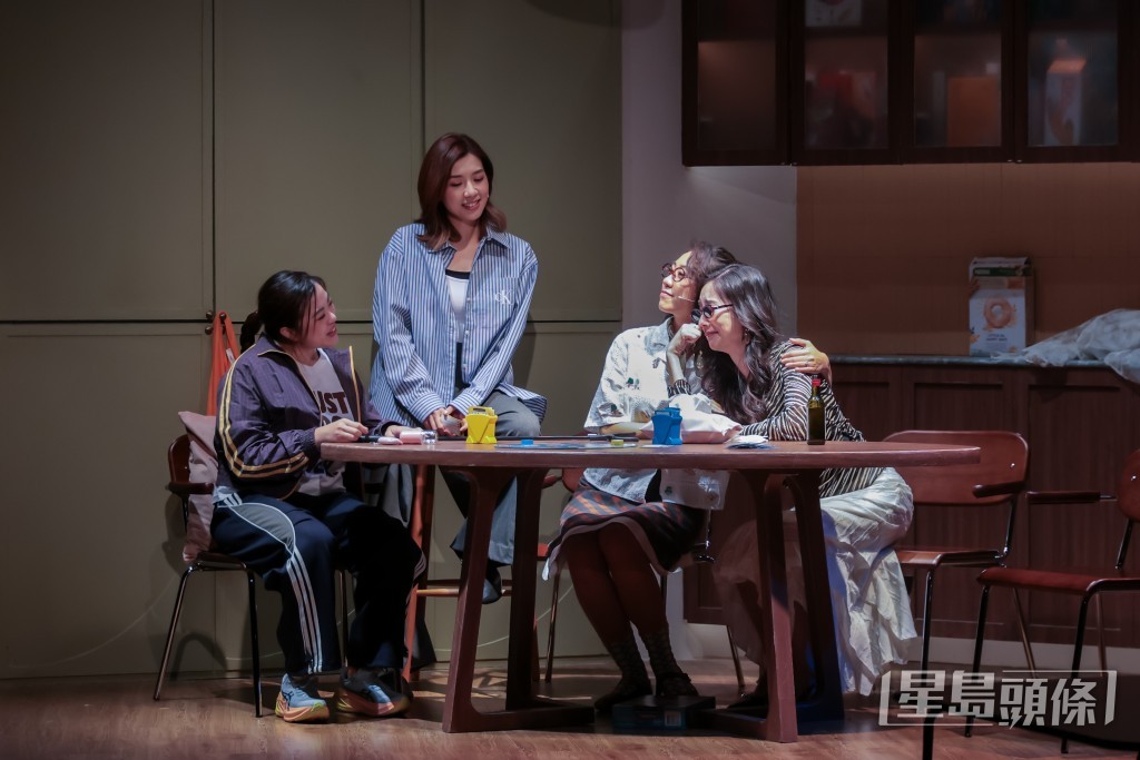 故事探討現代女性在愛情、友情與自我實現之間的種種掙扎與笑淚。