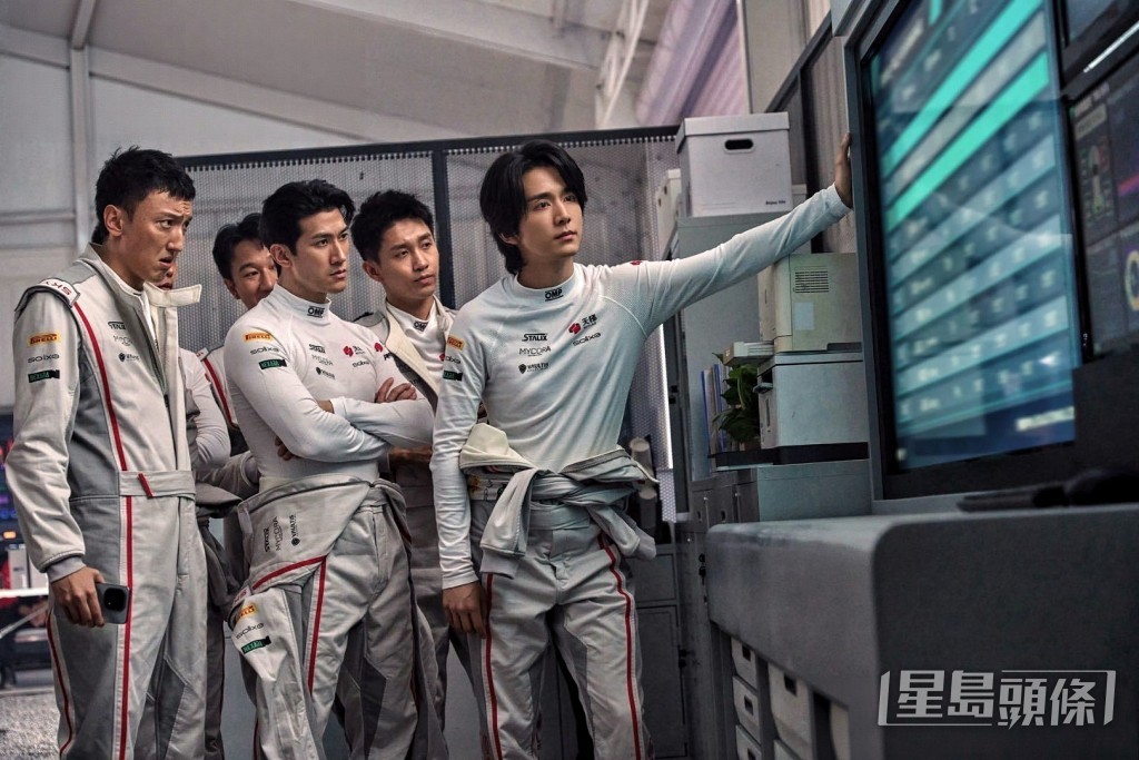 （前中）李治廷 （右）張新成