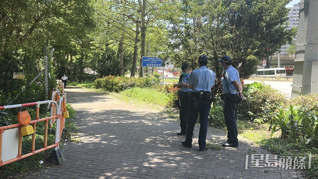 警員到場調查。劉漢權攝 警員到場調查。劉漢權攝