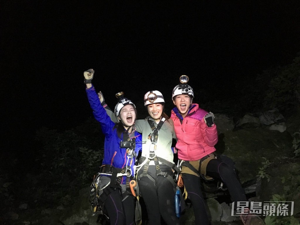 麥美恩、朱智賢及陳婉衡曾為無綫節目《天與地》勇闖廣西天坑，在崖邊游繩吊落200米天坑。