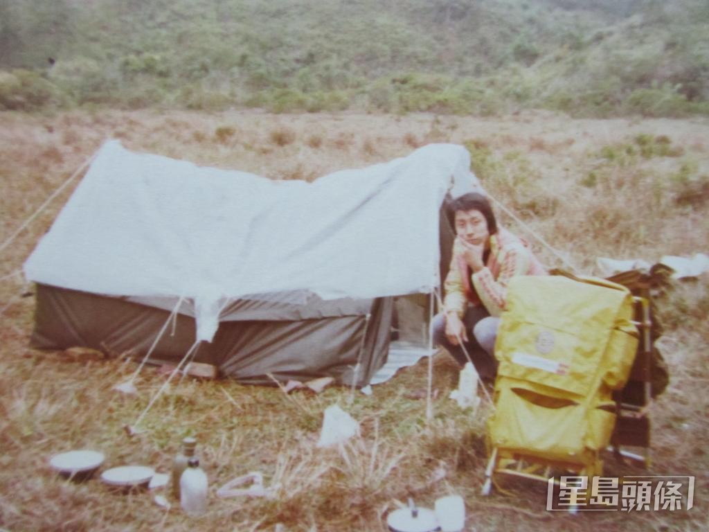 雷雄德在高中參與外展訓練,曾獨自在孤島「求生」。 受訪者提供 雷雄德在高中參與外展訓練,曾獨自在孤島「求生」。 受訪者提供