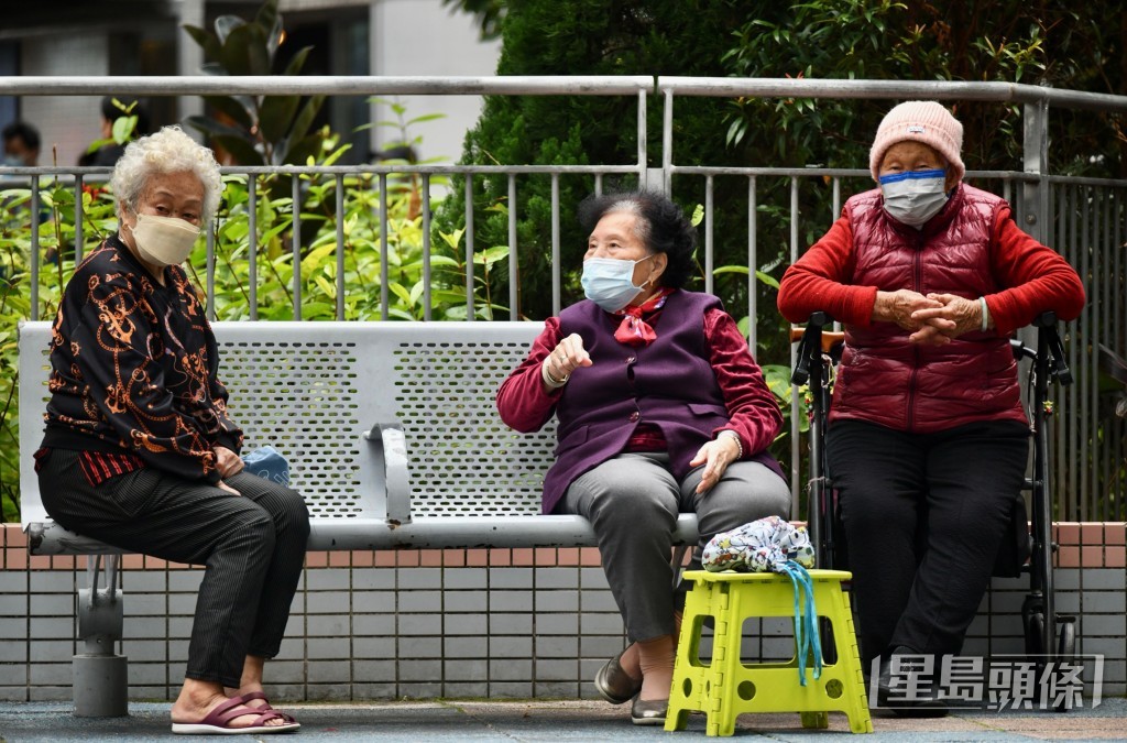 年底前將推試驗計劃，赴粵養老綜援受助長者入住指定安老院，每月可獲5,000元資助。資料圖片