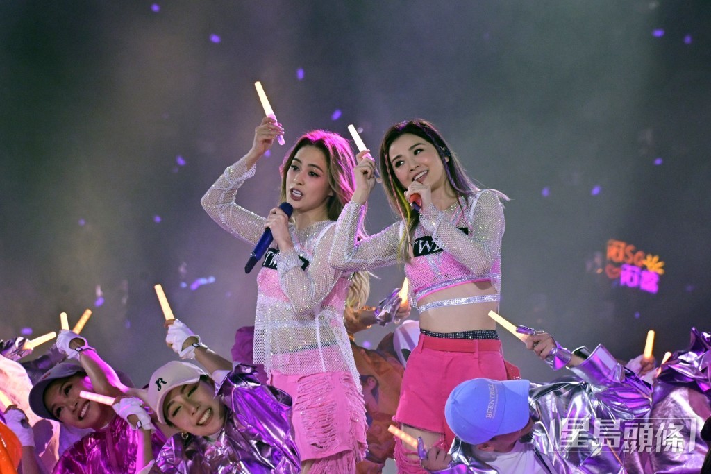 Twins好有默契。