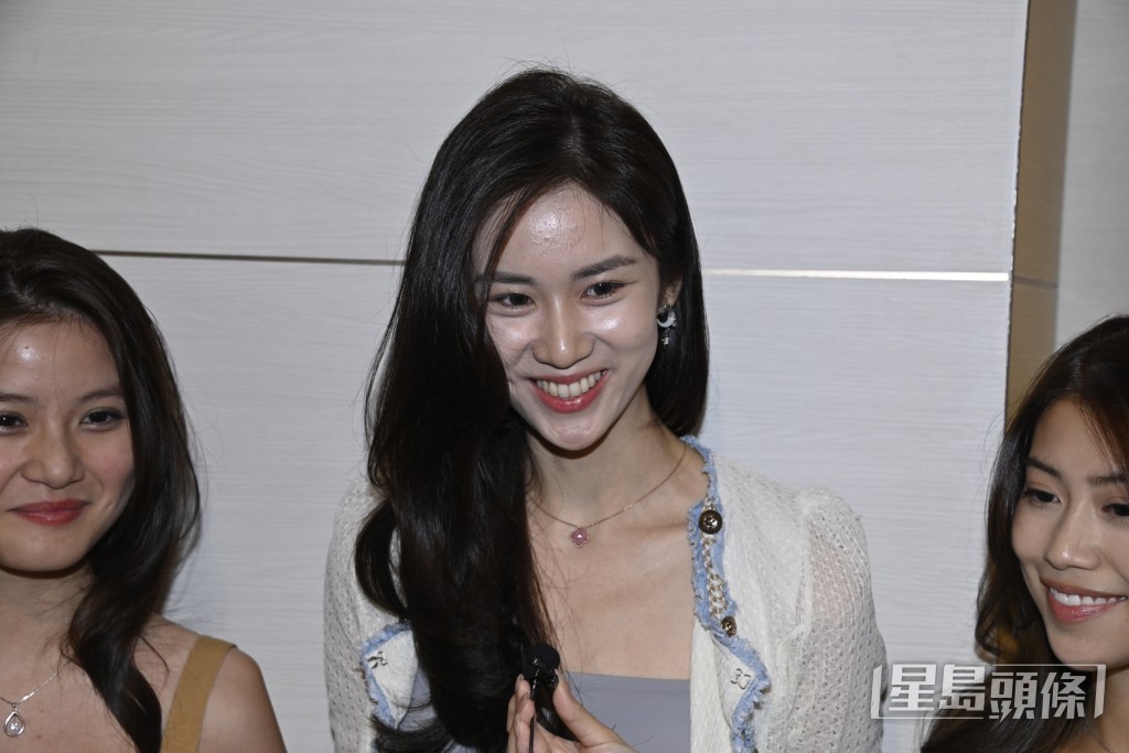 楊梓瑤（中）笑容甜美。 ​  ​