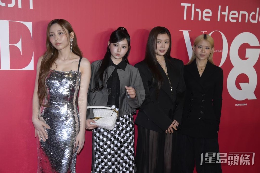 COLLAR四女。 COLLAR四女。