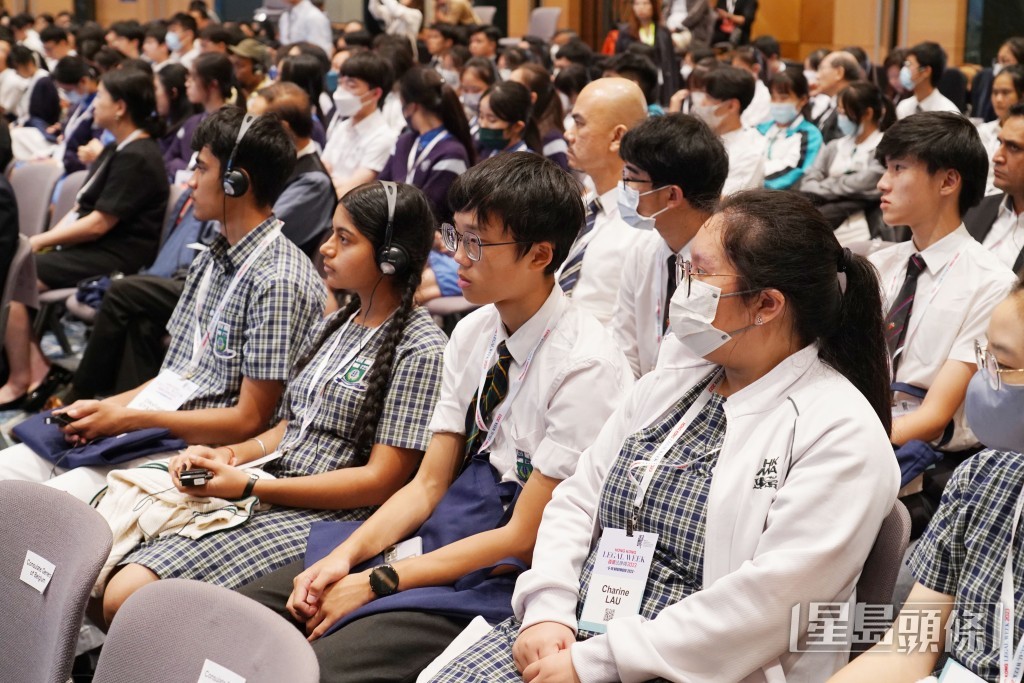 吸引超过9所中学派出学生和老师出席,另有接近50名青年制服团体的成员出席。资料图片 吸引超过9所中学派出学生和老师出席,另有接近50名青年制服团体的成员出席。资料图片