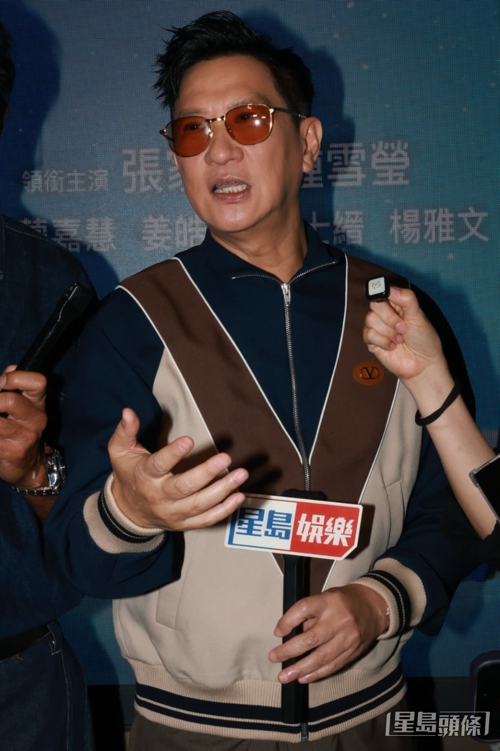 張家輝對網上留言有點震驚。 張家輝對網上留言有點震驚。