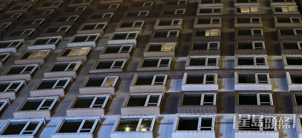 兩人在尖沙咀一酒店房間內昏迷。 兩人在尖沙咀一酒店房間內昏迷。