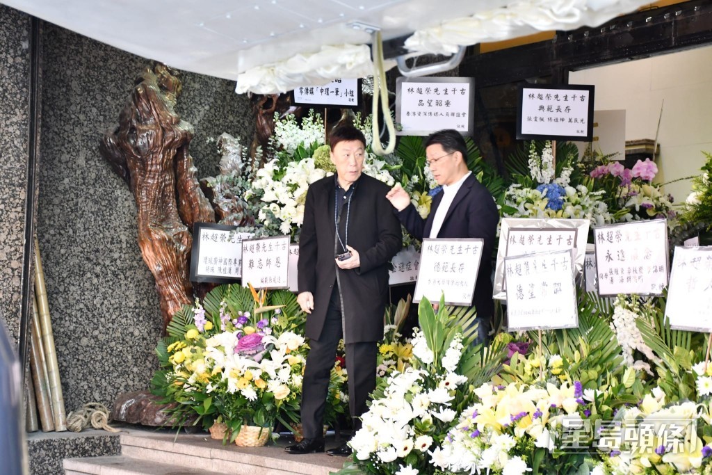 陳欣健（左）今日到場打點。
