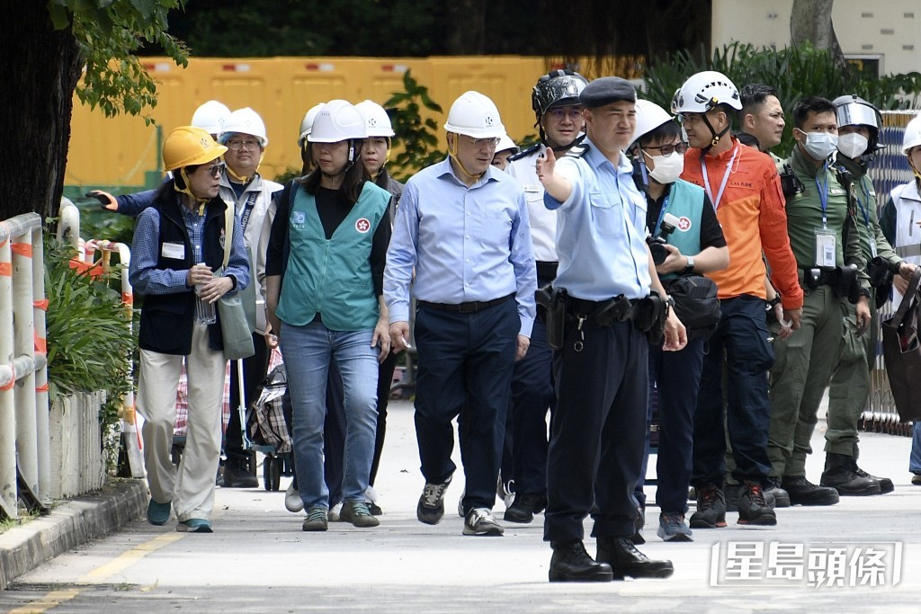 政務司副司長卓永興到場視察。