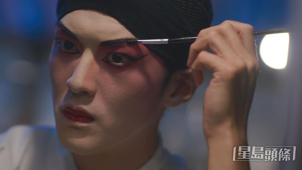 阮浩棕於《靈戲逼人》的40秒粵劇演出更獲何沛珈大讚功架十足。 阮浩棕於《靈戲逼人》的40秒粵劇演出更獲何沛珈大讚功架十足。
