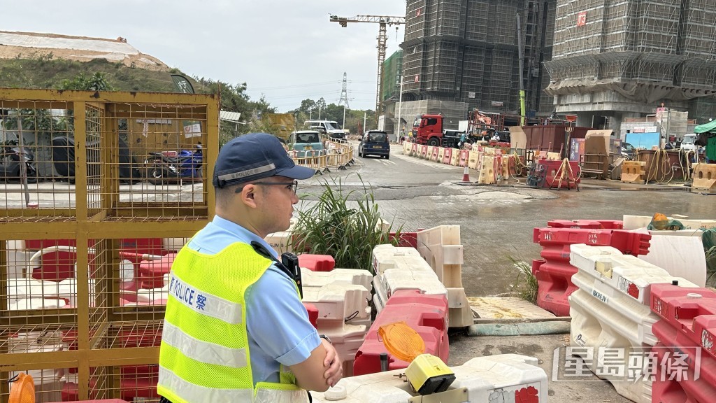 警員看守現場。 警員看守現場。