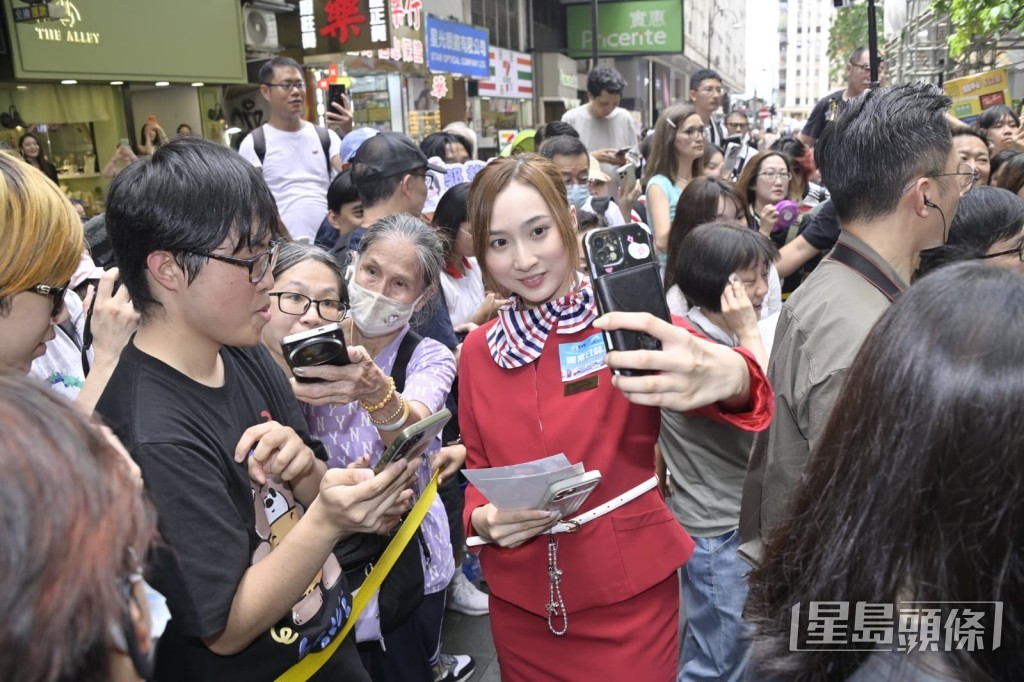 鍾柔美有fans。