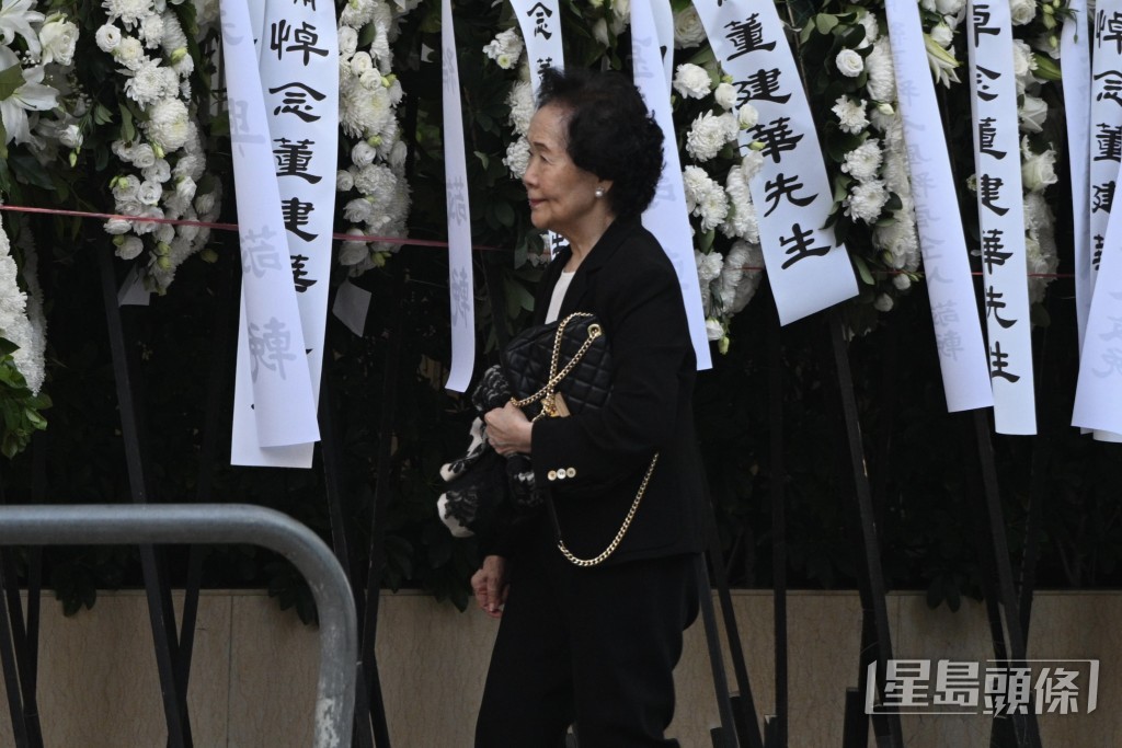 首任政務司司長陳方安生。 首任政務司司長陳方安生。