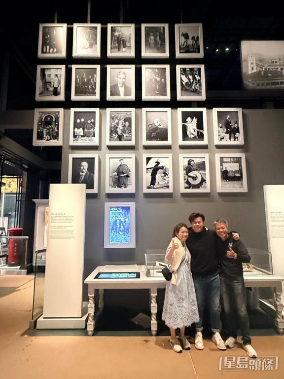 吴贵龙与妻儿一同参观历史博物馆。 受访者提供